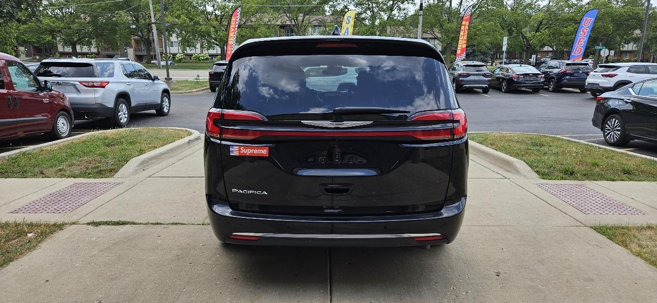 Chrysler Pacifica Select 2025