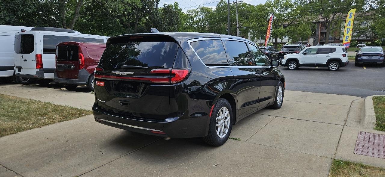 Chrysler Pacifica Select 2025