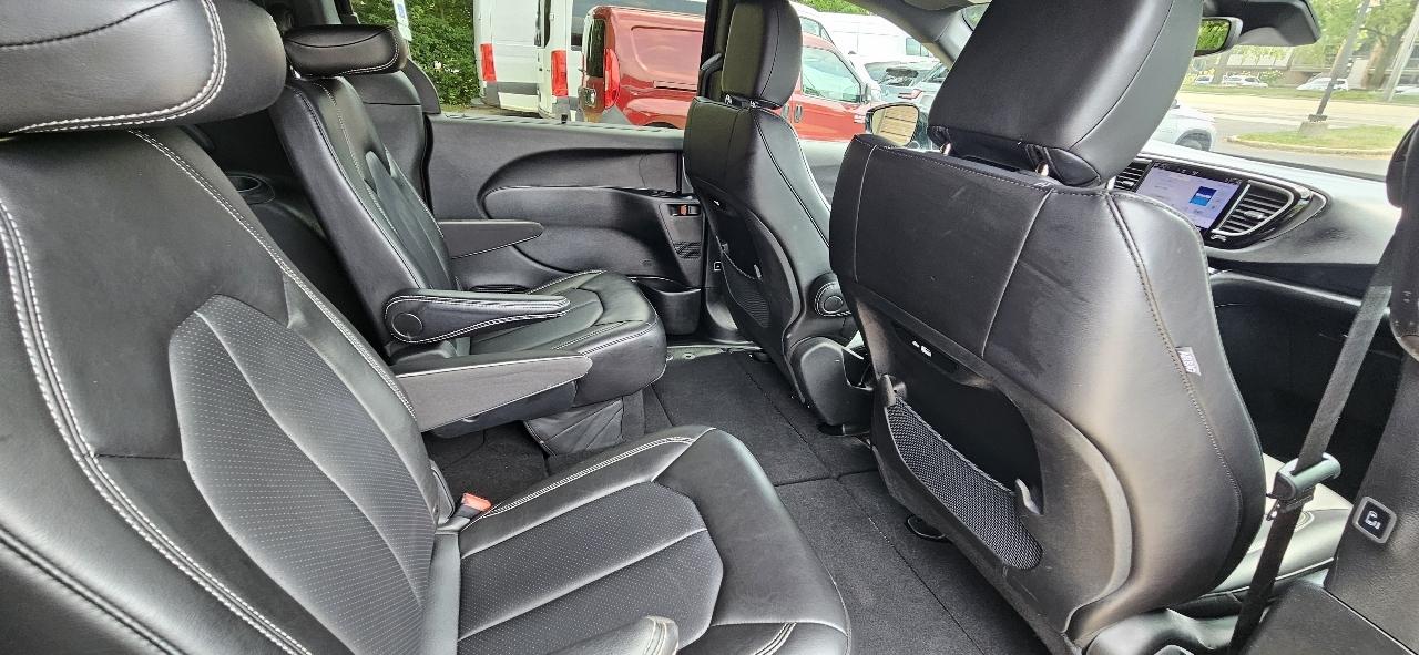 Chrysler Pacifica Select 2025
