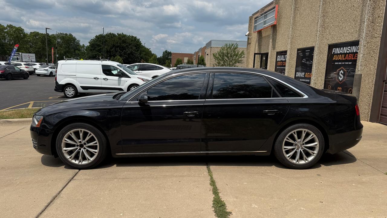 Audi A8 4.2L quattro 2012