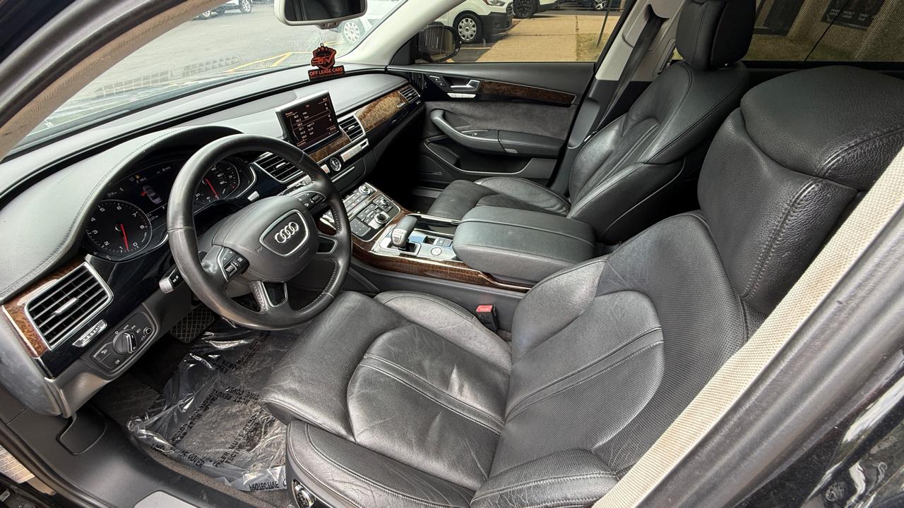 Audi A8 4.2L quattro 2012