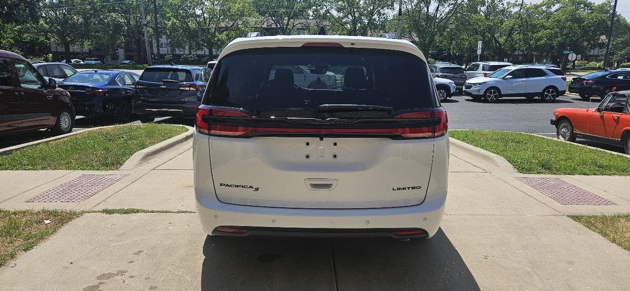 Chrysler Pacifica Limited 2026