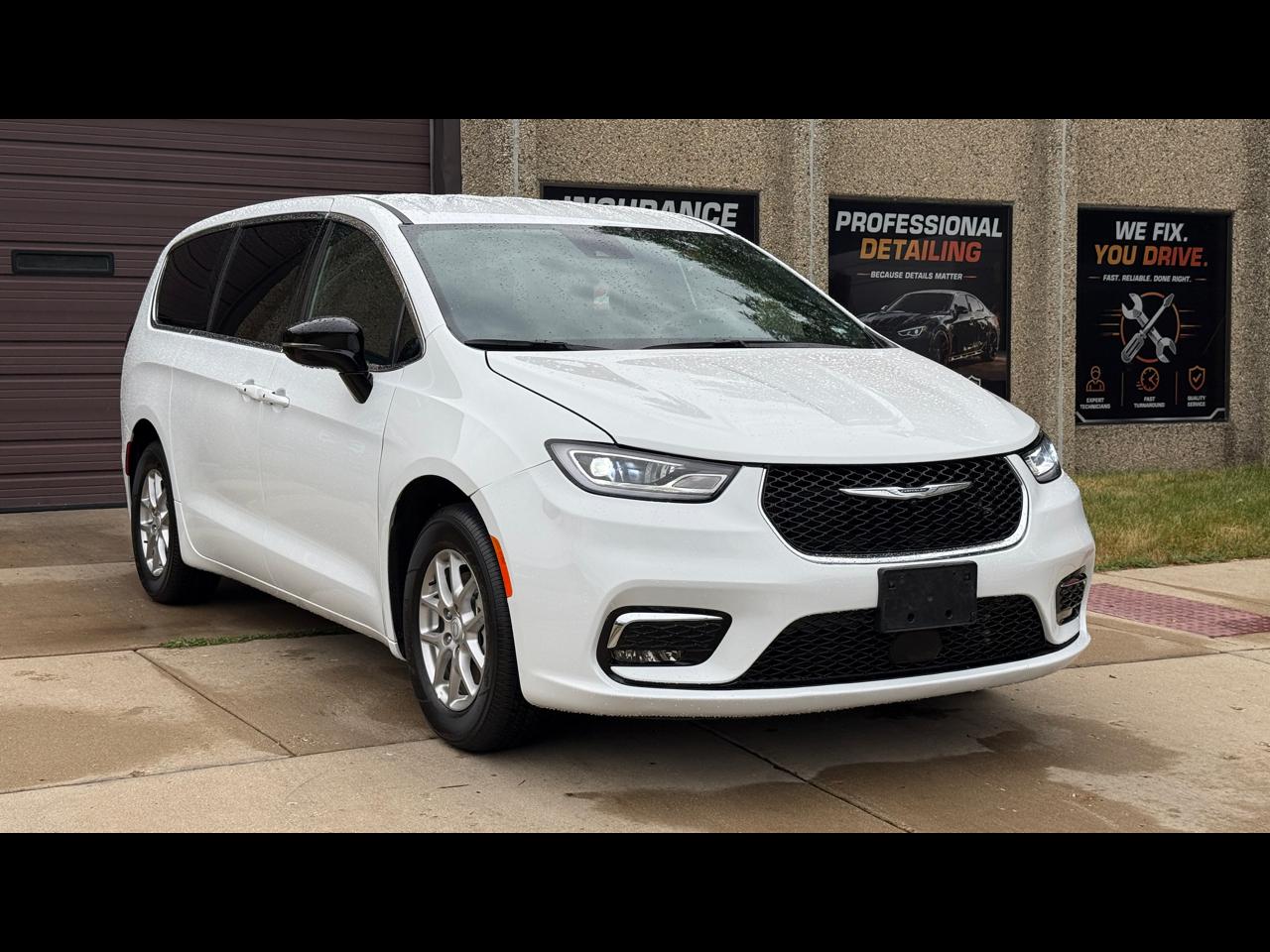 Chrysler Pacifica Select 2026