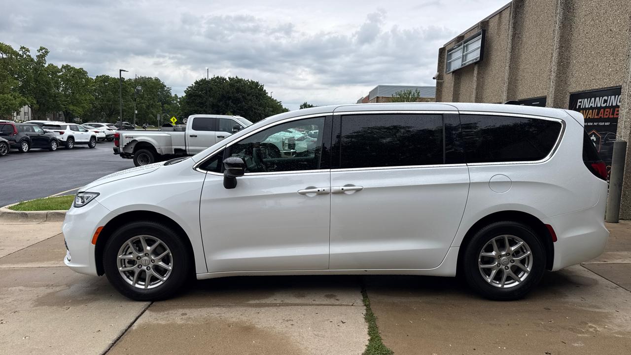 Chrysler Pacifica Select 2026
