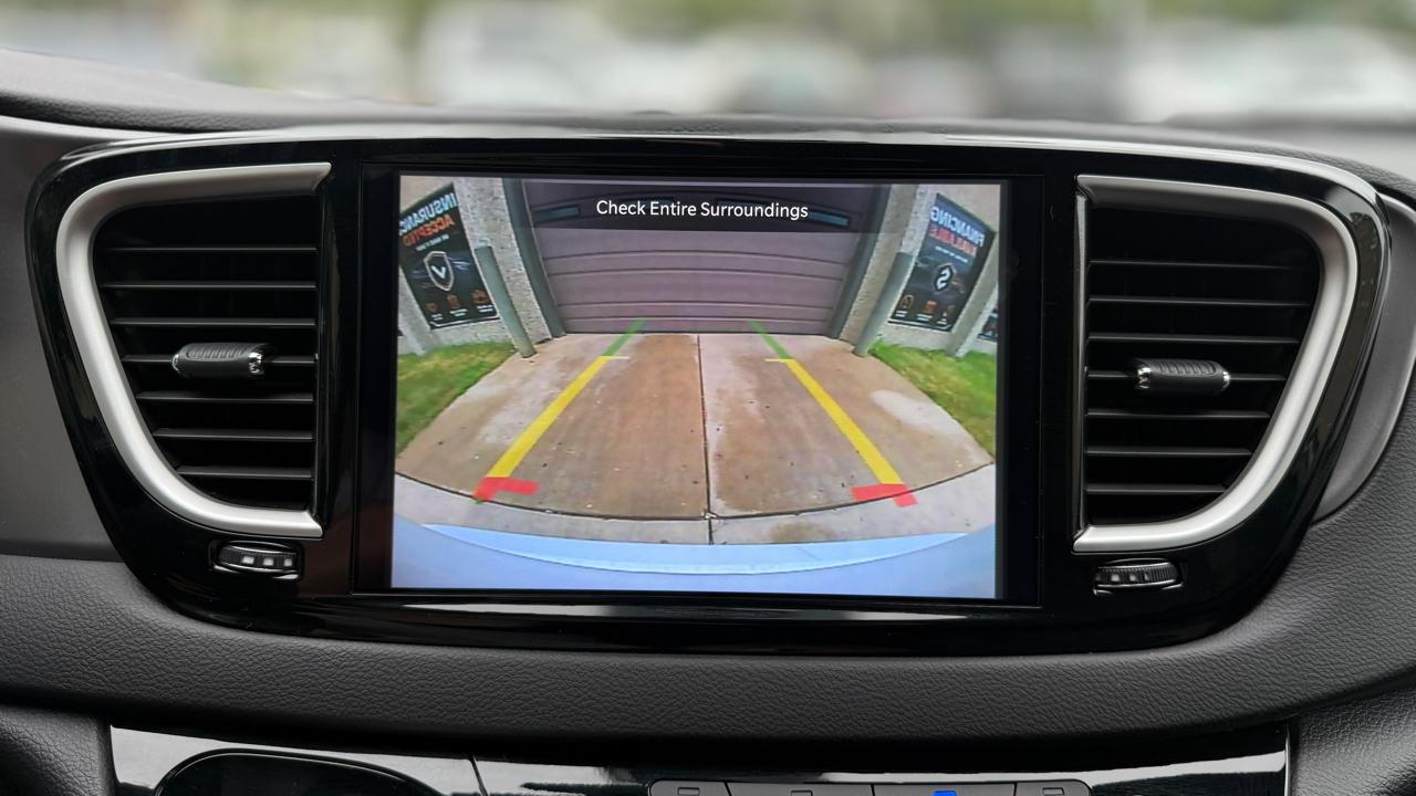 Chrysler Pacifica Select 2026