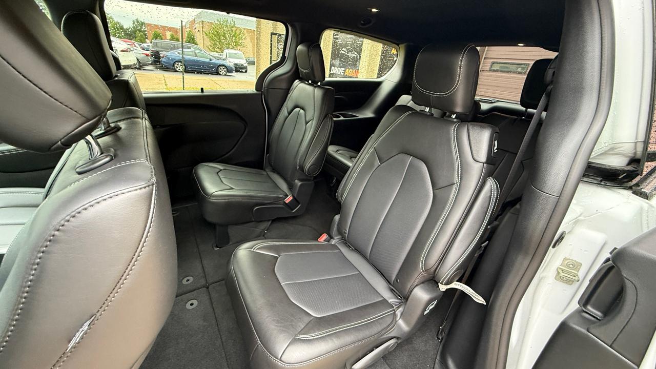 Chrysler Pacifica Select 2026