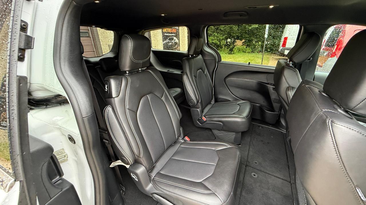 Chrysler Pacifica Select 2026