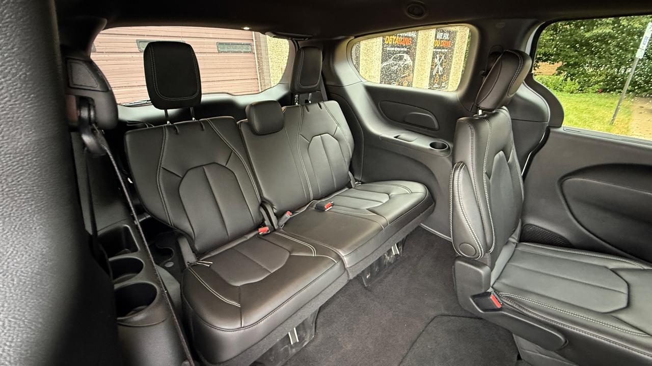 Chrysler Pacifica Select 2026