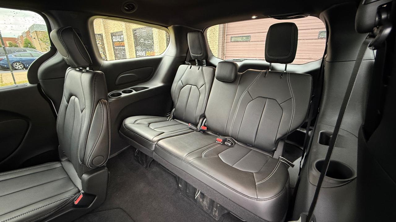 Chrysler Pacifica Select 2026