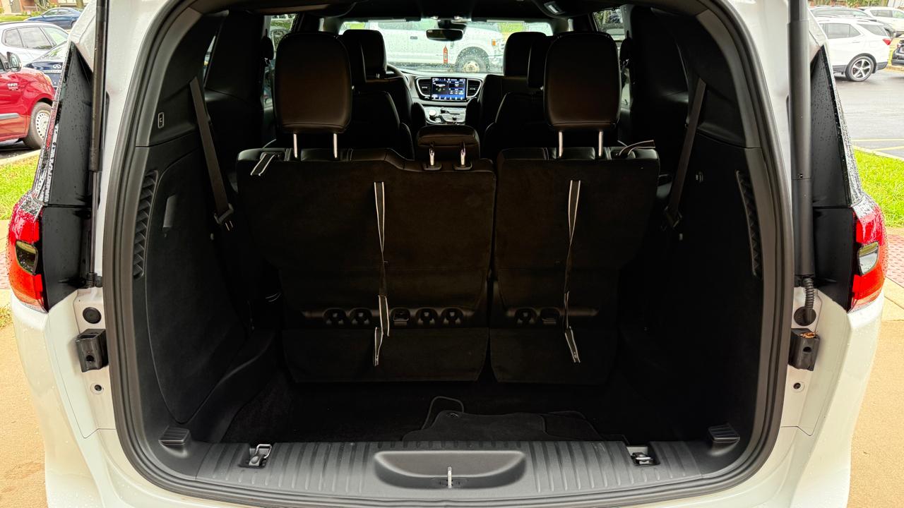 Chrysler Pacifica Select 2026