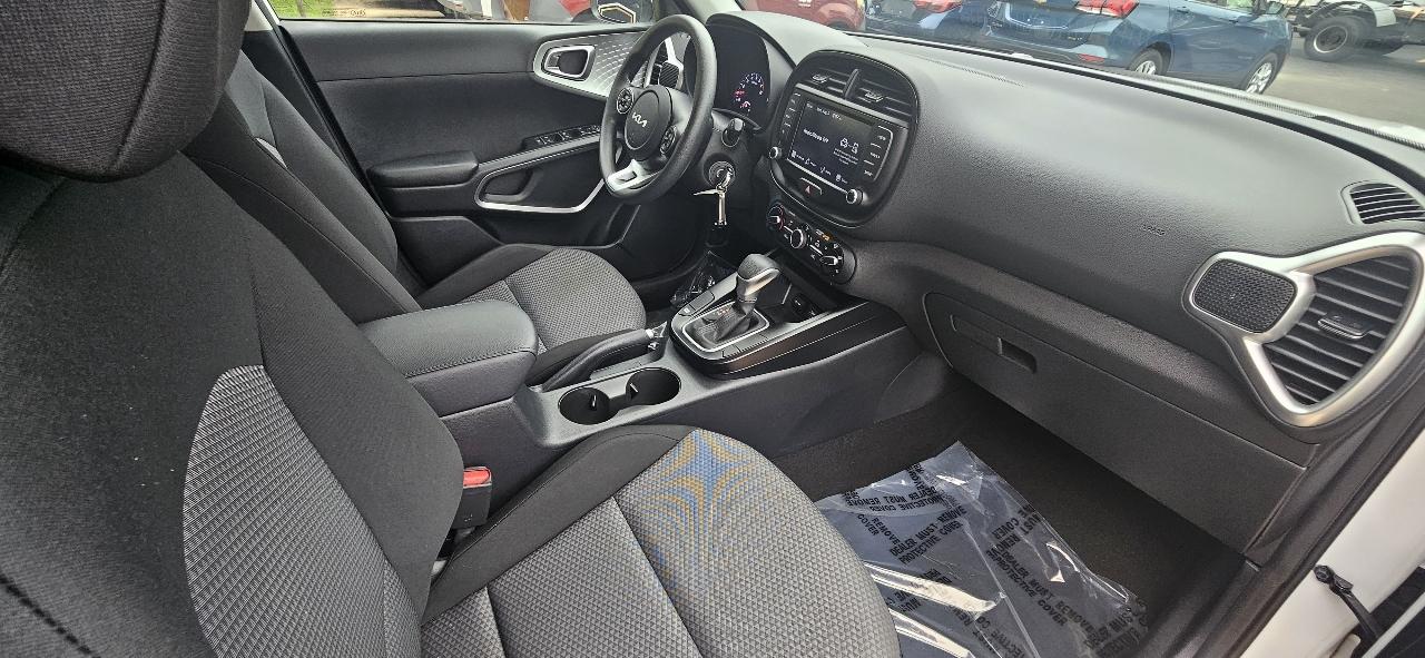 Kia Soul LX CVT 2022