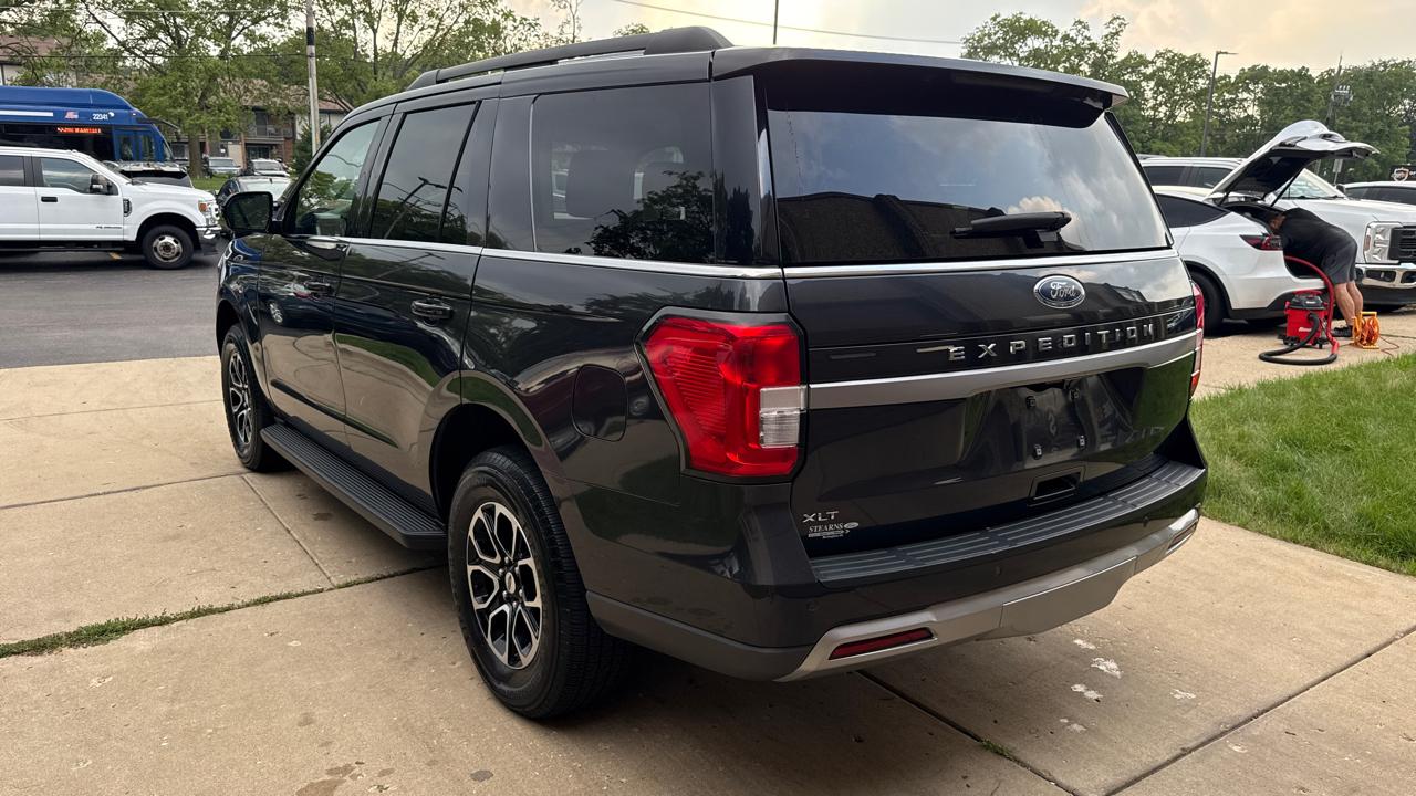 Ford Expedition XLT 4WD 2024