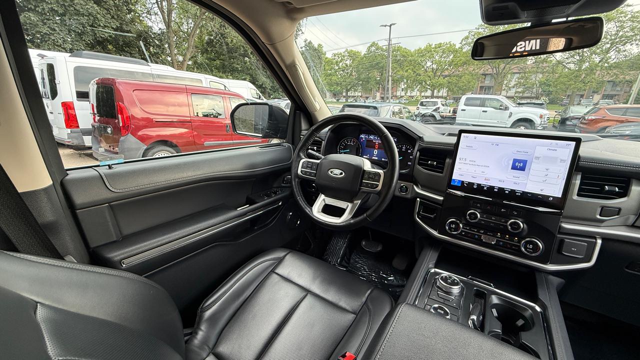 Ford Expedition XLT 4WD 2024