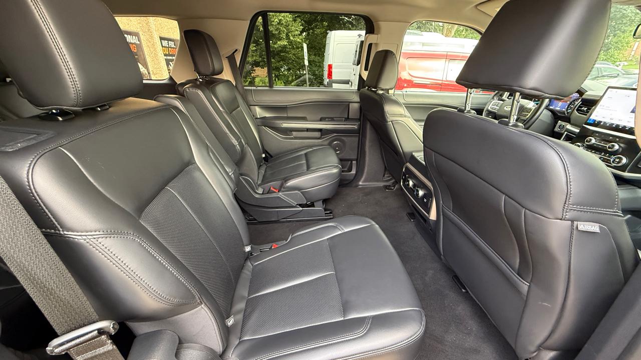 Ford Expedition XLT 4WD 2024