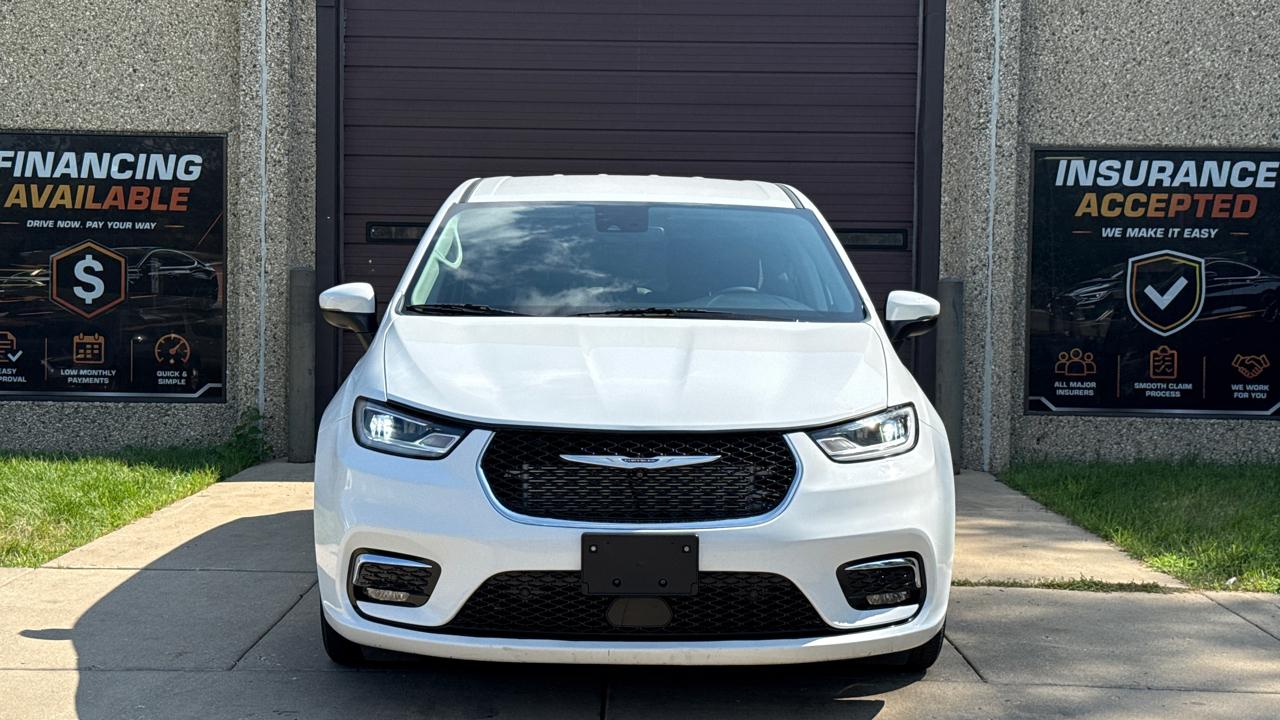 Chrysler Pacifica Touring L 2023