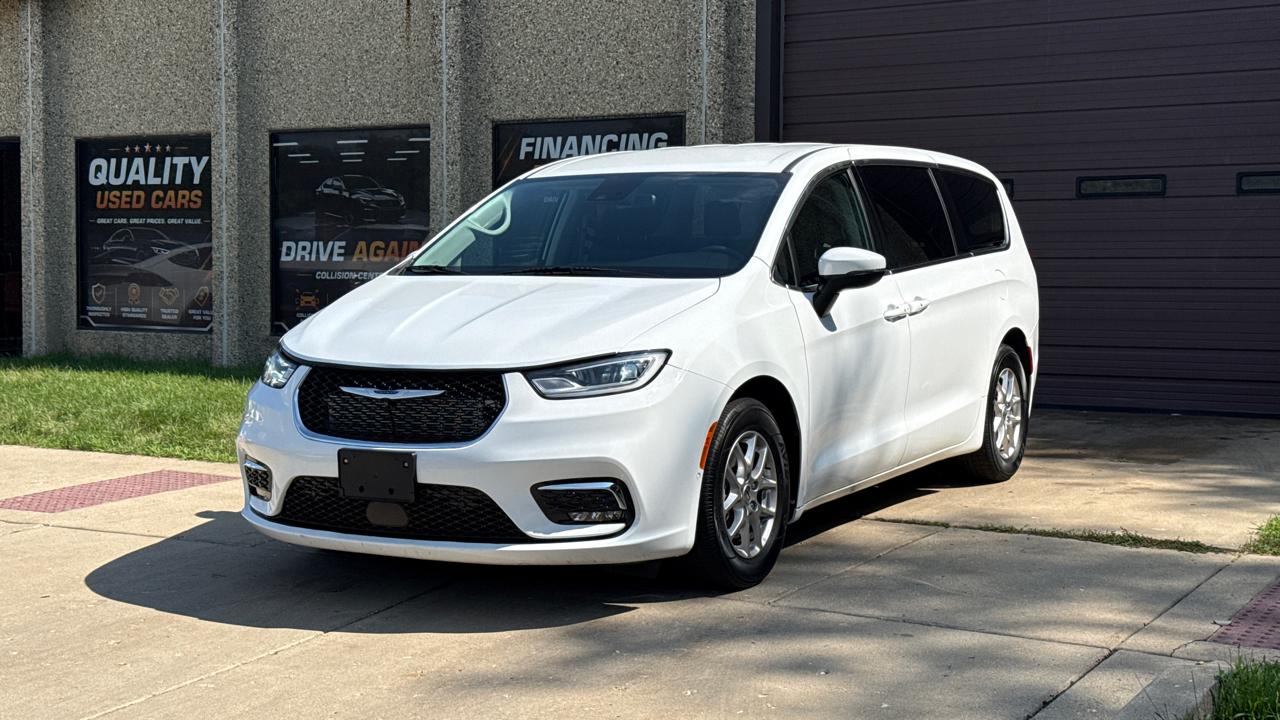 Chrysler Pacifica Touring L 2023