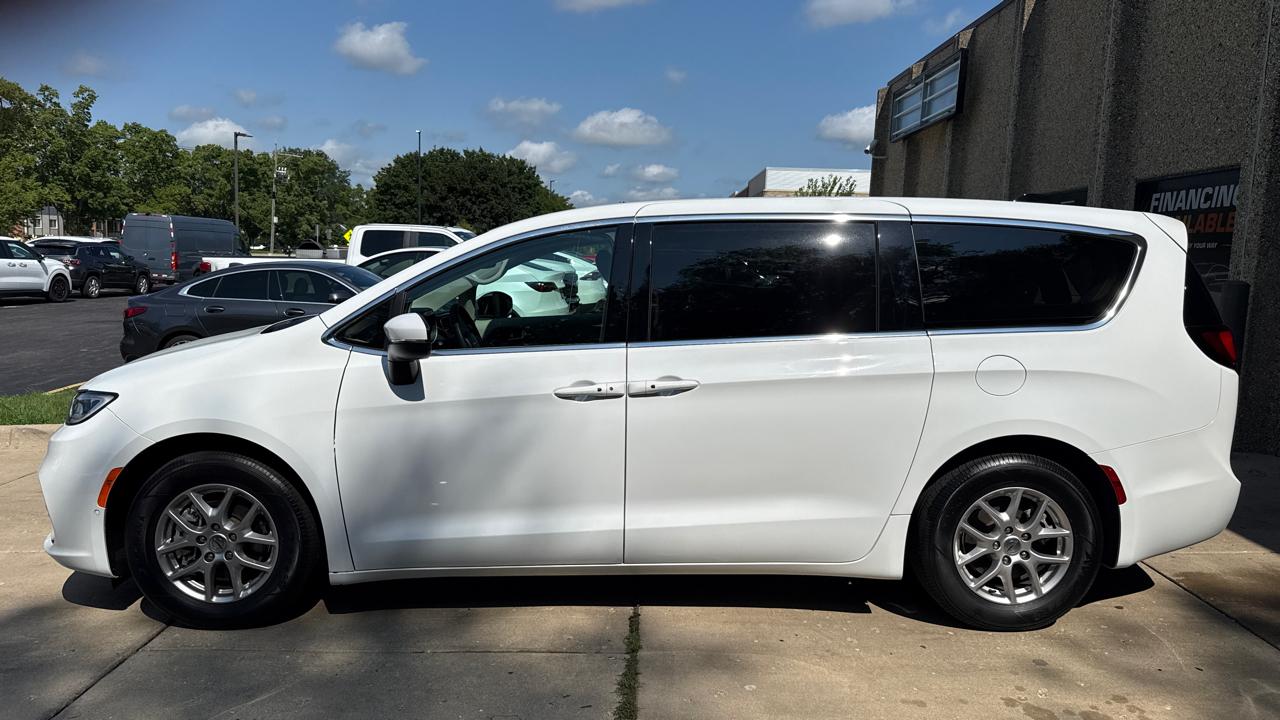 Chrysler Pacifica Touring L 2023