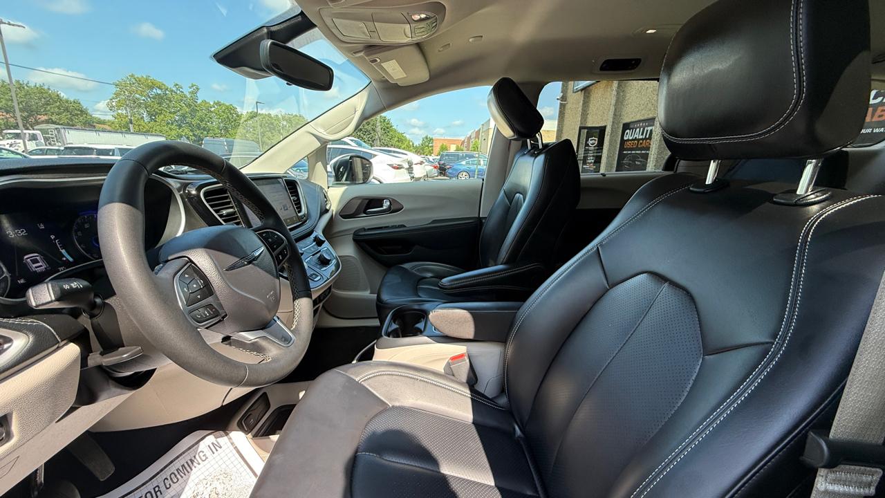 Chrysler Pacifica Touring L 2023