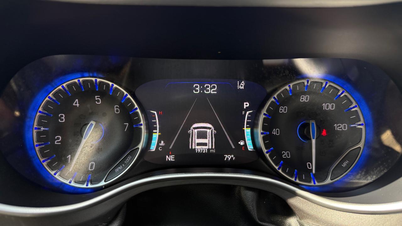 Chrysler Pacifica Touring L 2023