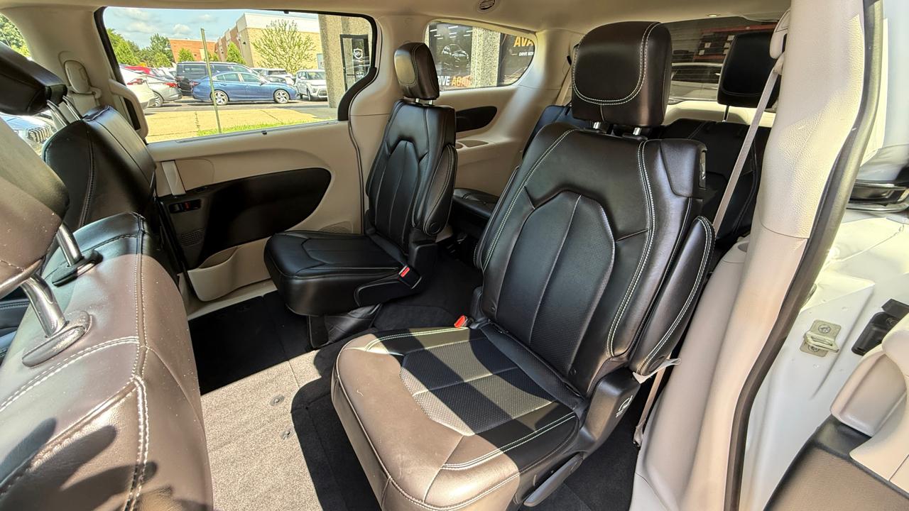 Chrysler Pacifica Touring L 2023
