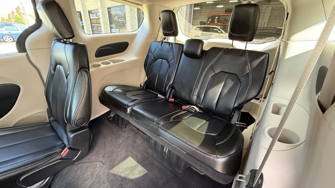 Chrysler Pacifica Touring L 2023
