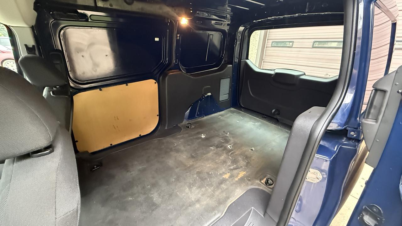 Ford Transit Connect Cargo Van XL LWB w/Rear 180 Degree Door 2017