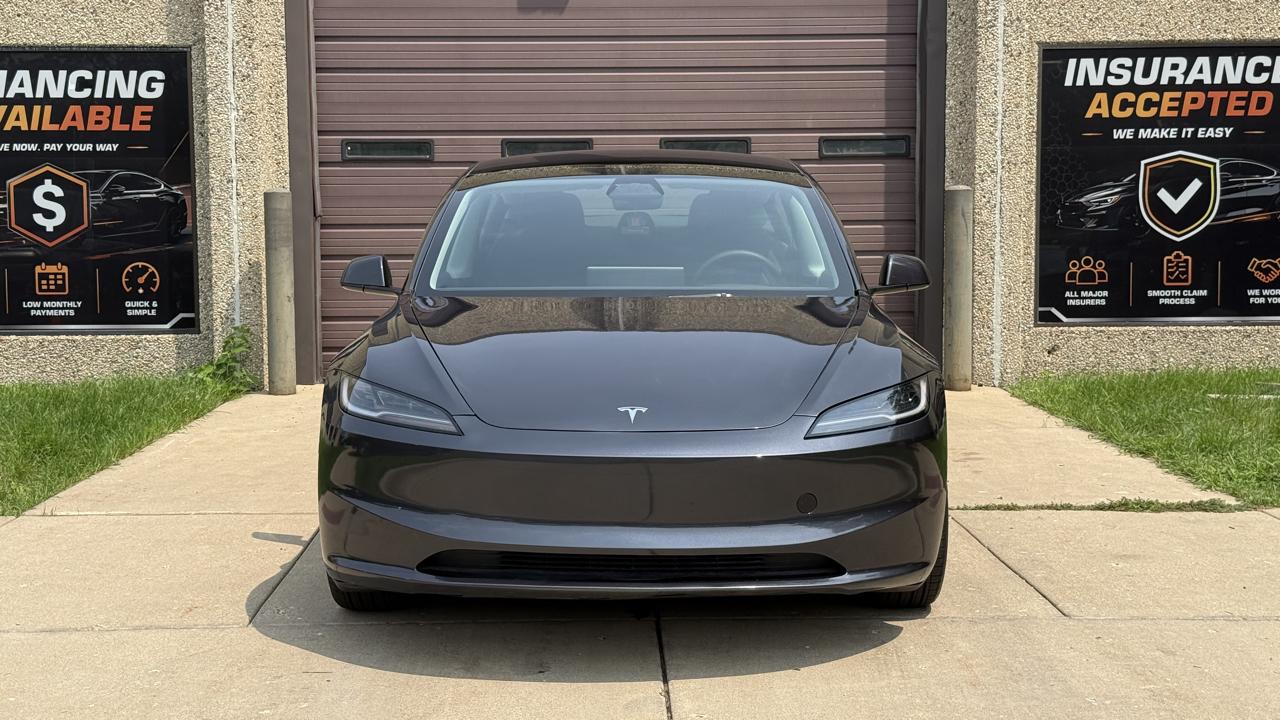 Tesla Model 3 Base 2025