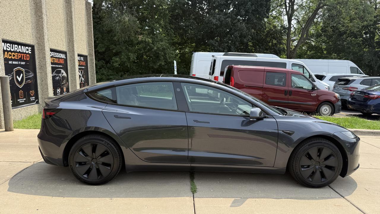 Tesla Model 3 Base 2025