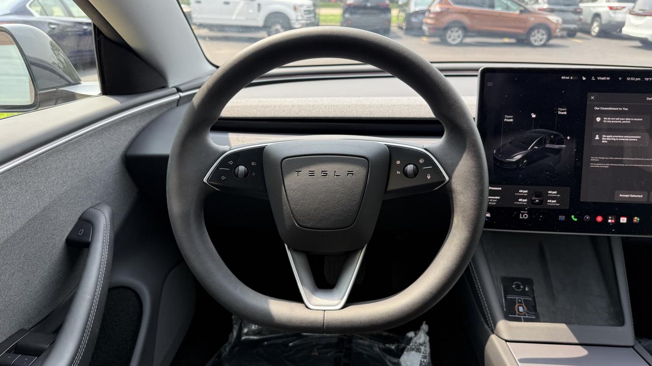 Tesla Model 3 Base 2025