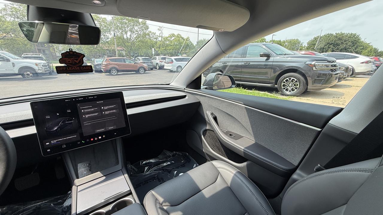 Tesla Model 3 Base 2025