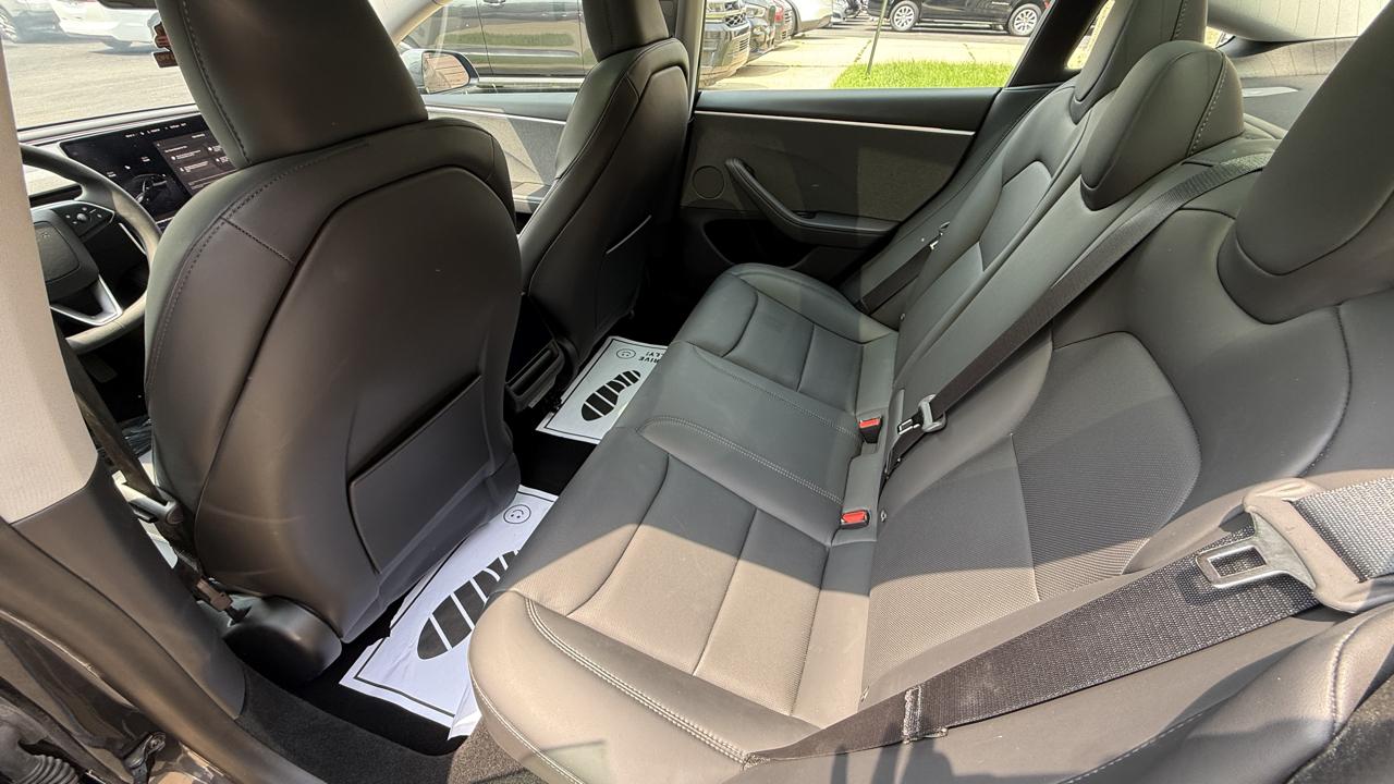 Tesla Model 3 Base 2025