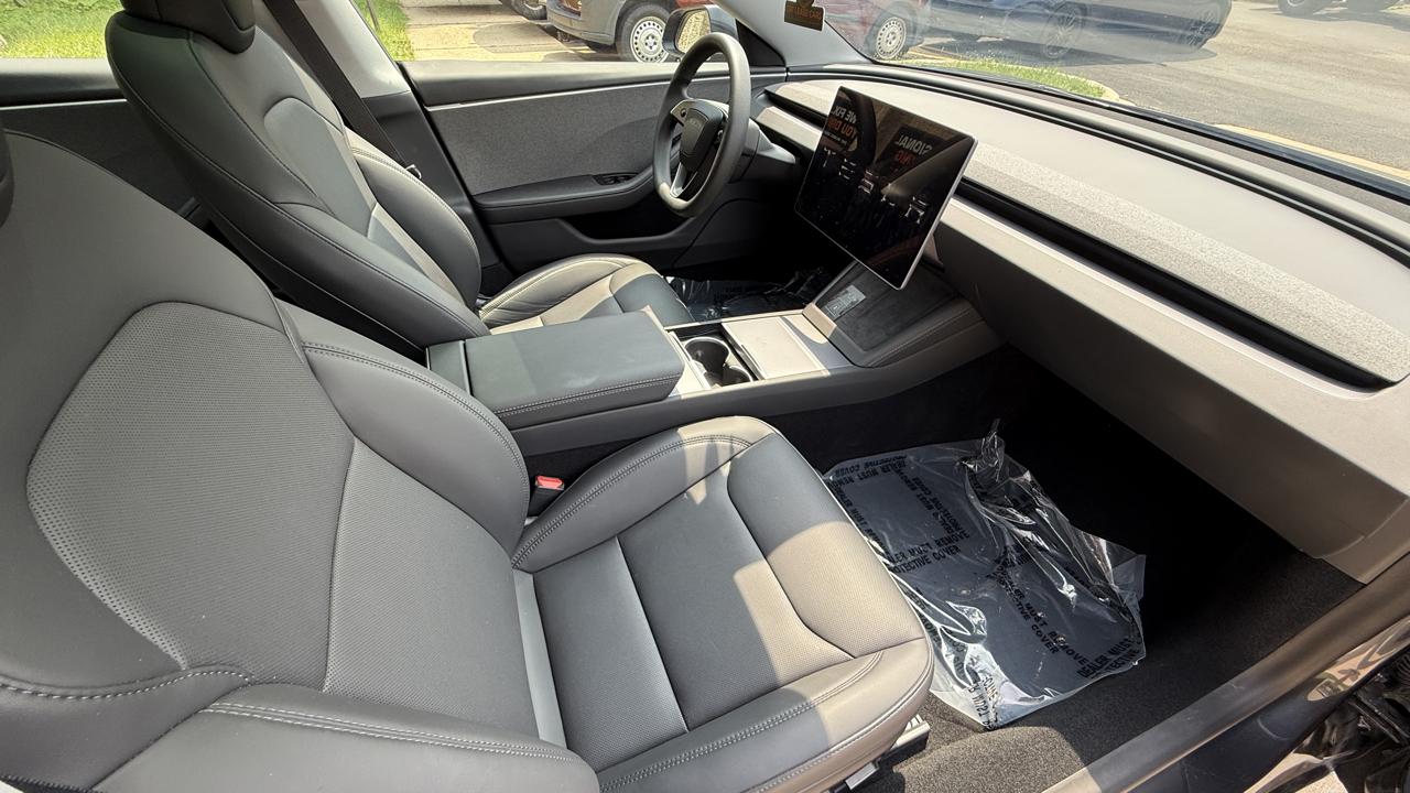 Tesla Model 3 Base 2025