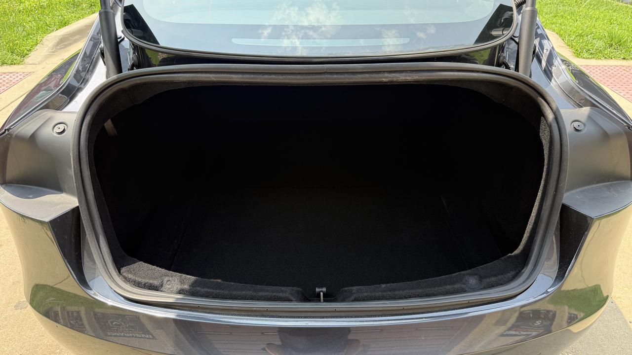 Tesla Model 3 Base 2025