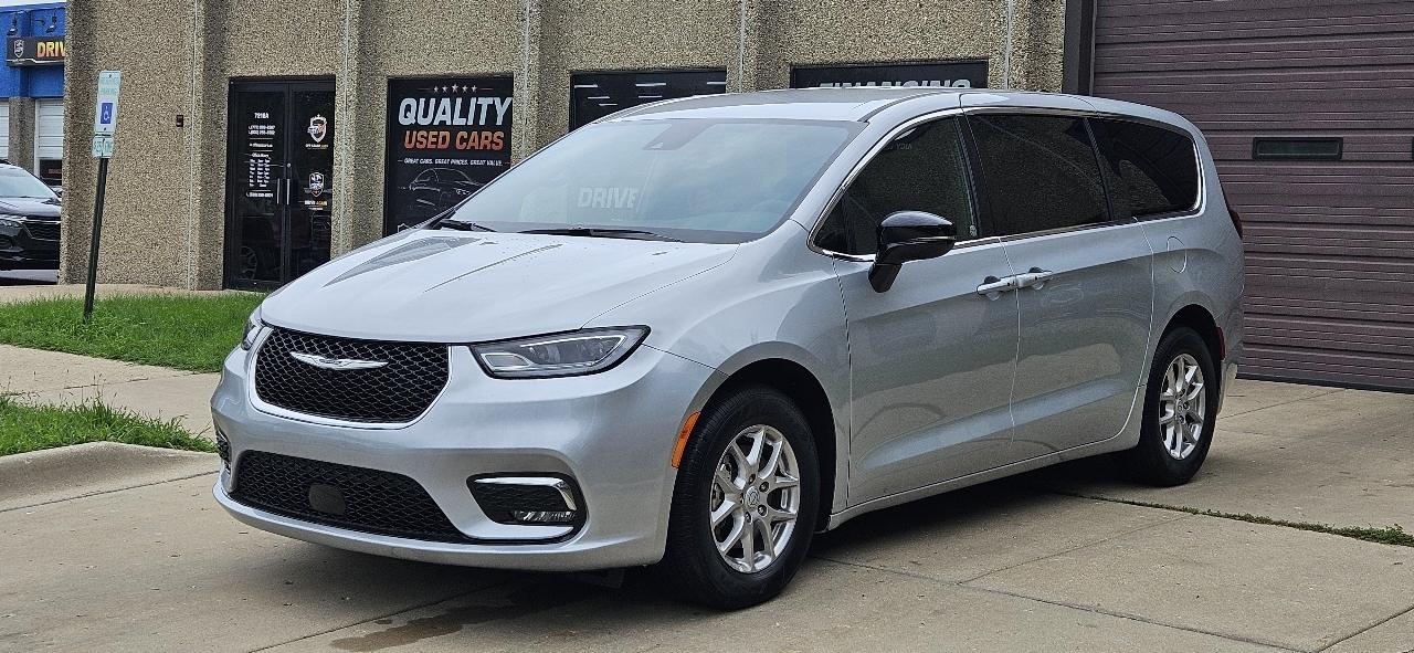 Chrysler Pacifica Select 2026
