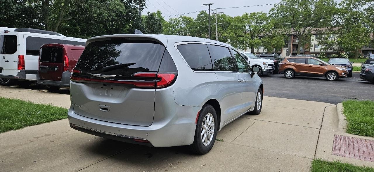 Chrysler Pacifica Select 2026
