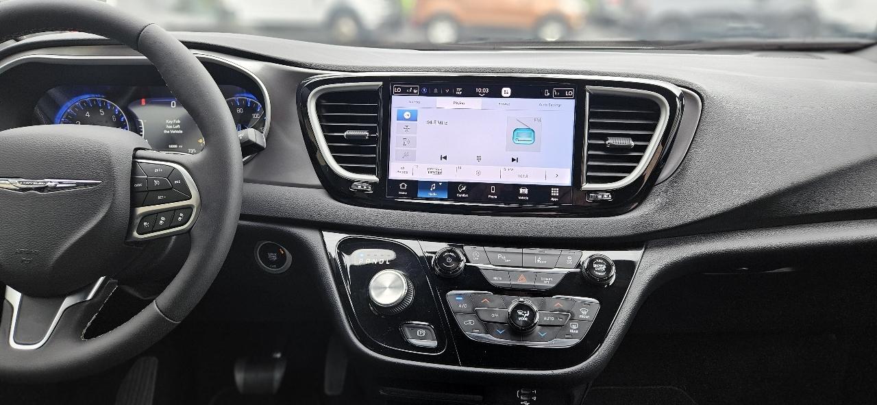 Chrysler Pacifica Select 2026
