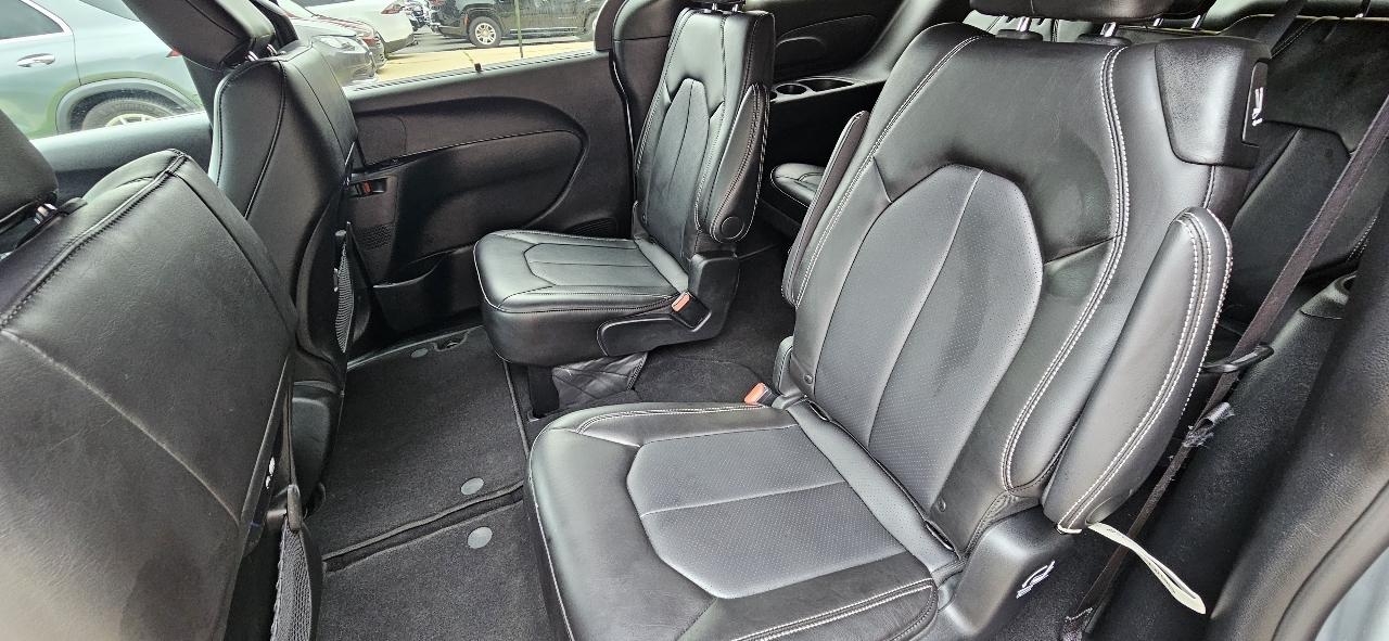 Chrysler Pacifica Select 2026