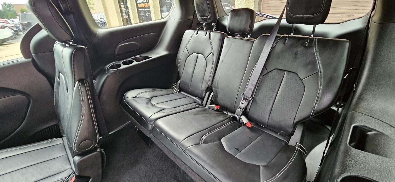 Chrysler Pacifica Select 2026