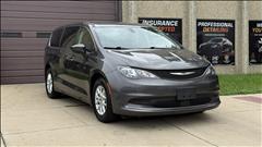 2022 Chrysler Voyager 