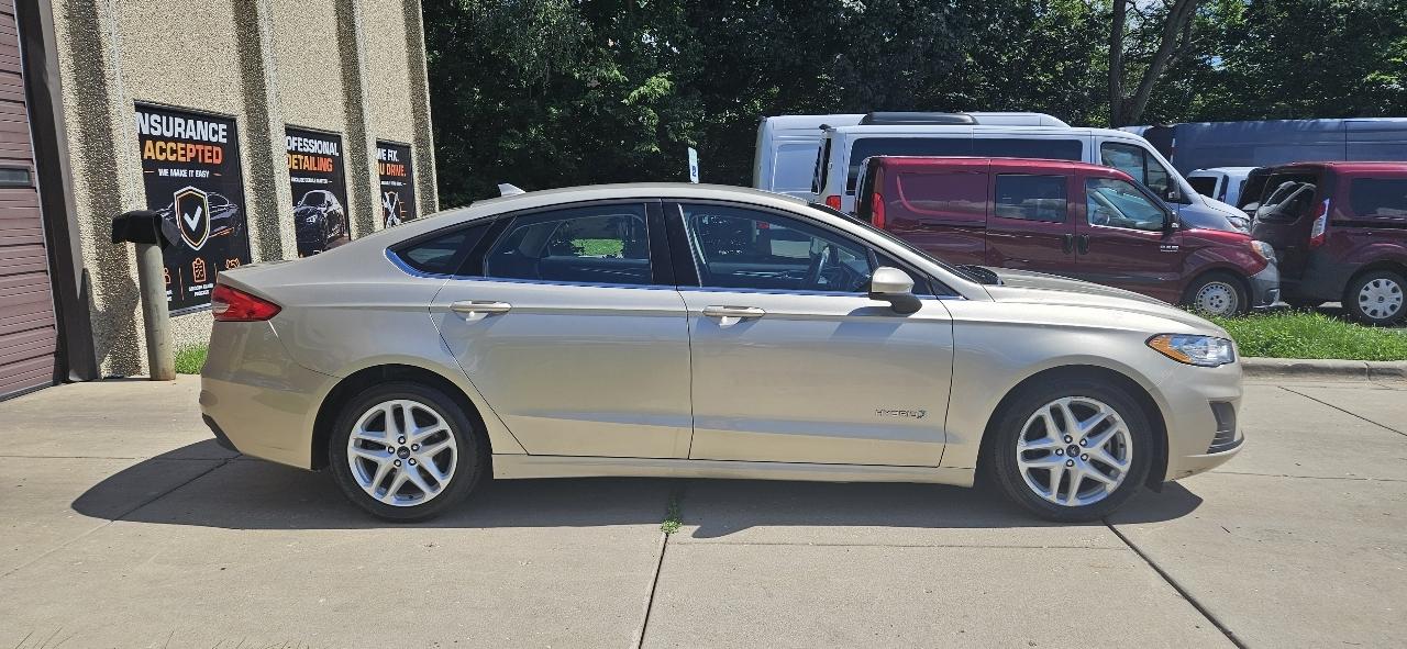 Ford Fusion Hybrid SE 2019