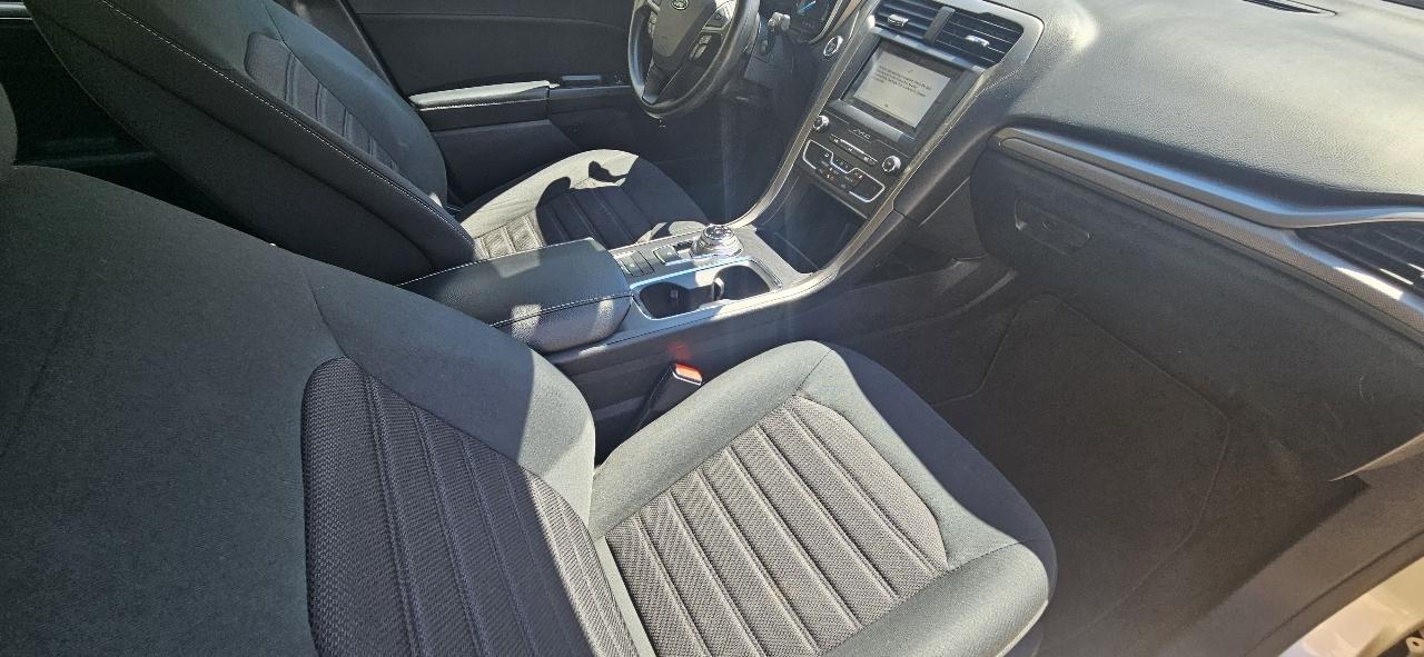 Ford Fusion Hybrid SE 2019