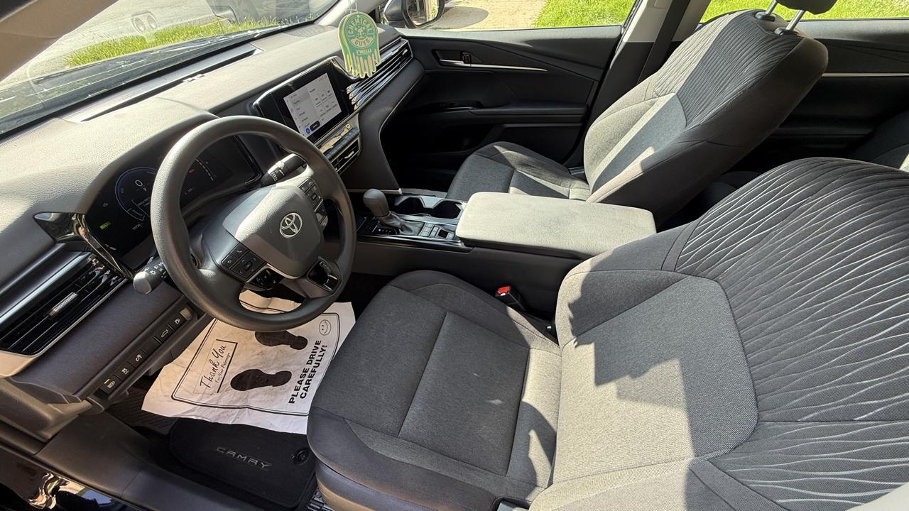Toyota Camry Hybrid XLE 2026