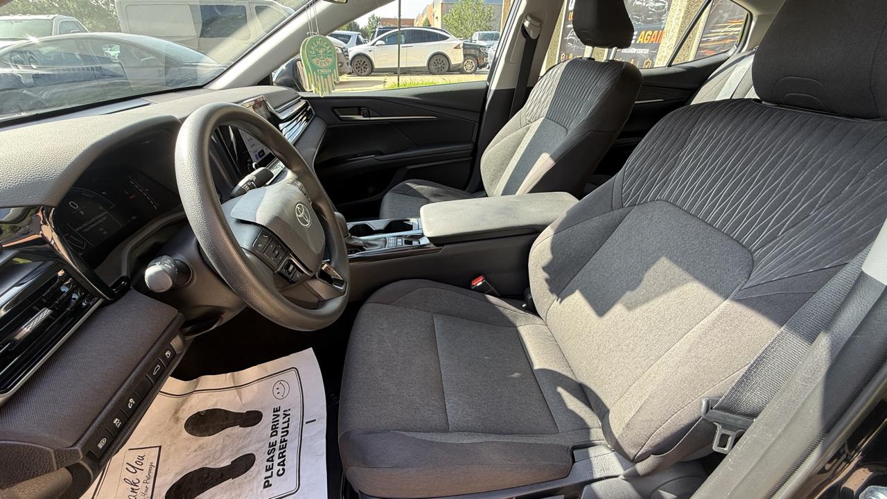 Toyota Camry Hybrid XLE 2026