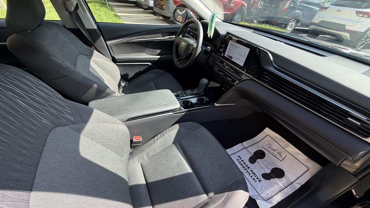 Toyota Camry Hybrid XLE 2026