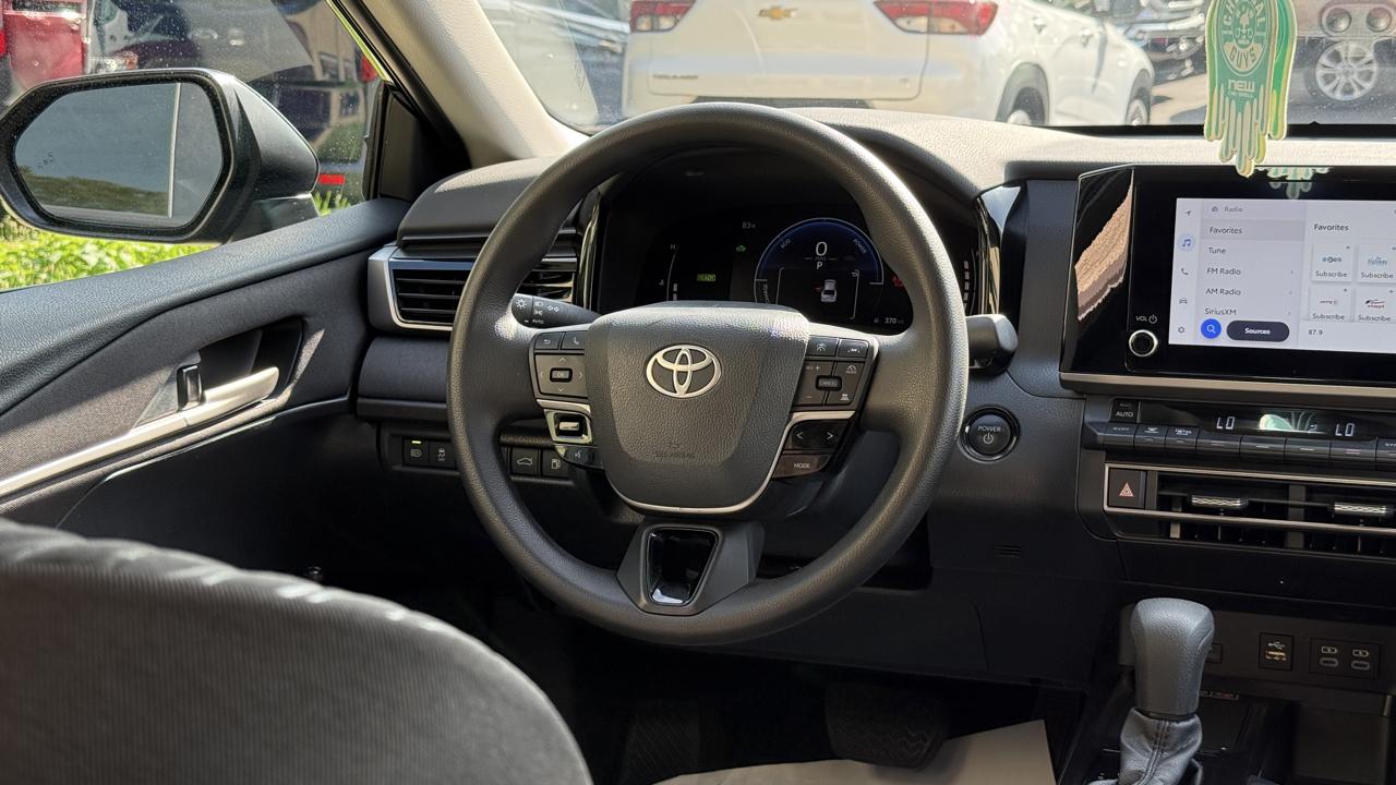Toyota Camry Hybrid XLE 2026