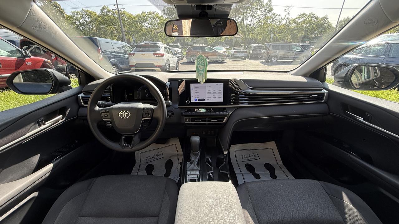 Toyota Camry Hybrid XLE 2026
