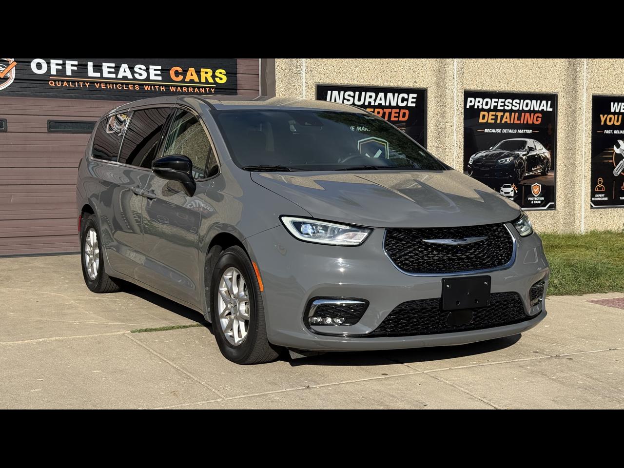 Chrysler Pacifica Select 2025