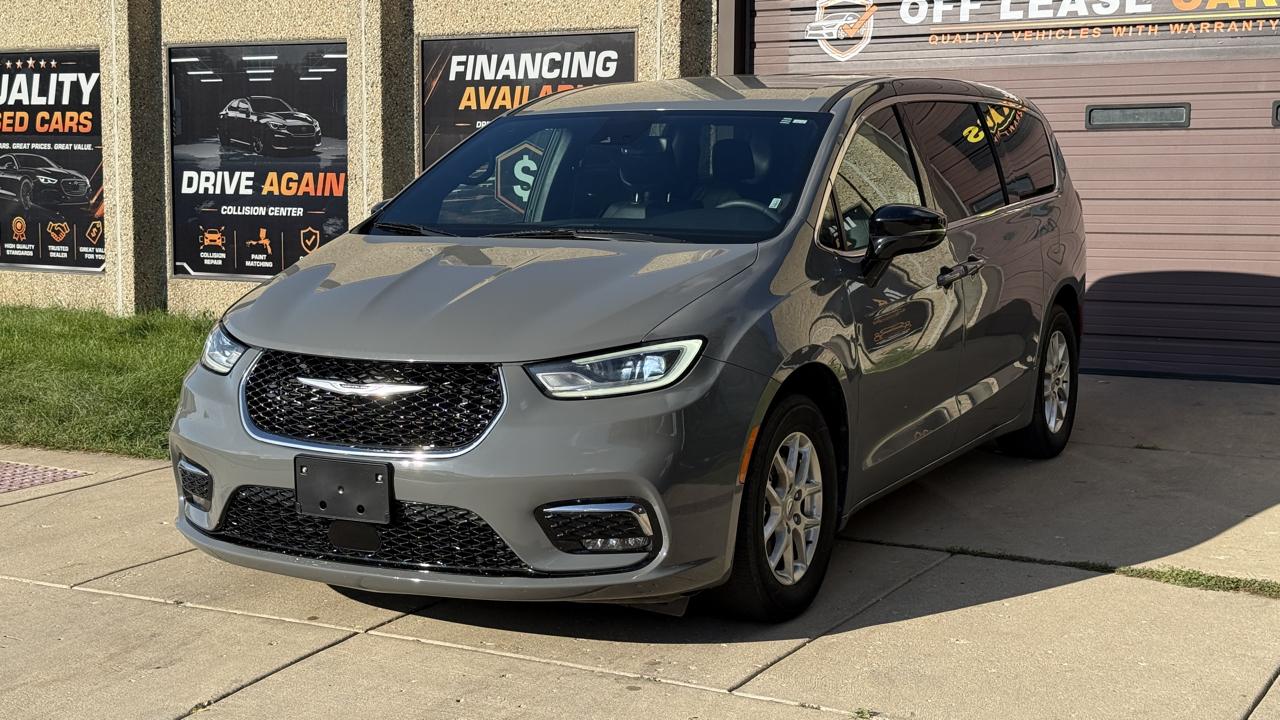 Chrysler Pacifica Select 2025