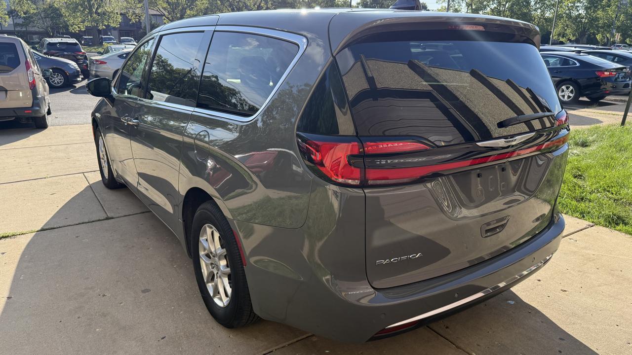 Chrysler Pacifica Select 2025