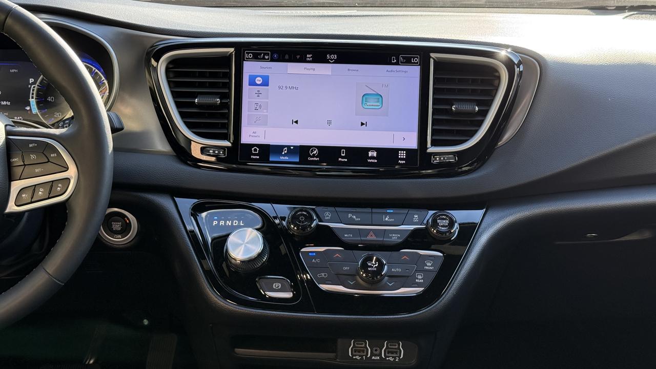 Chrysler Pacifica Select 2025